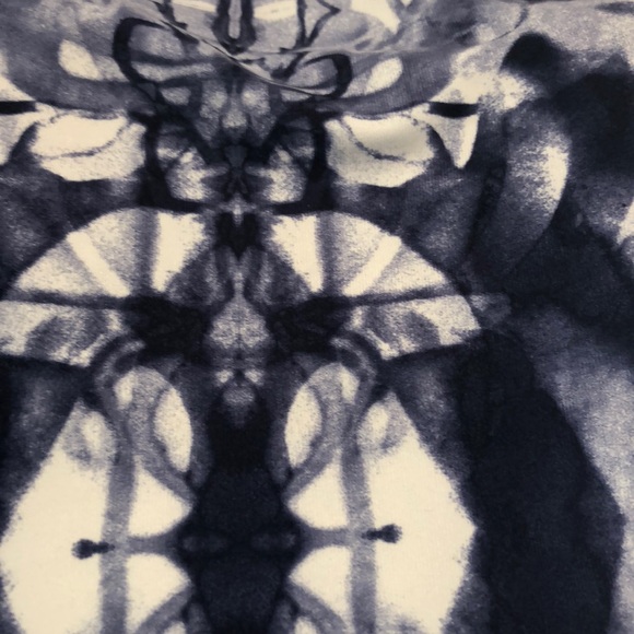 Lululemon tank size 6 gorgeous! - Picture 3 of 4